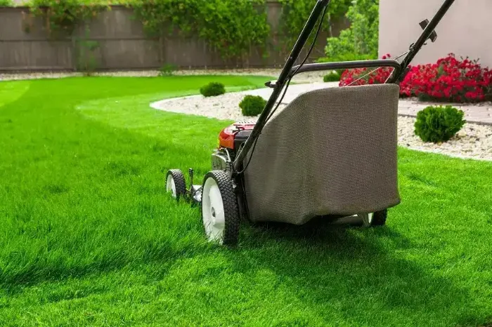 How to mow a lawn in Tracy, CA